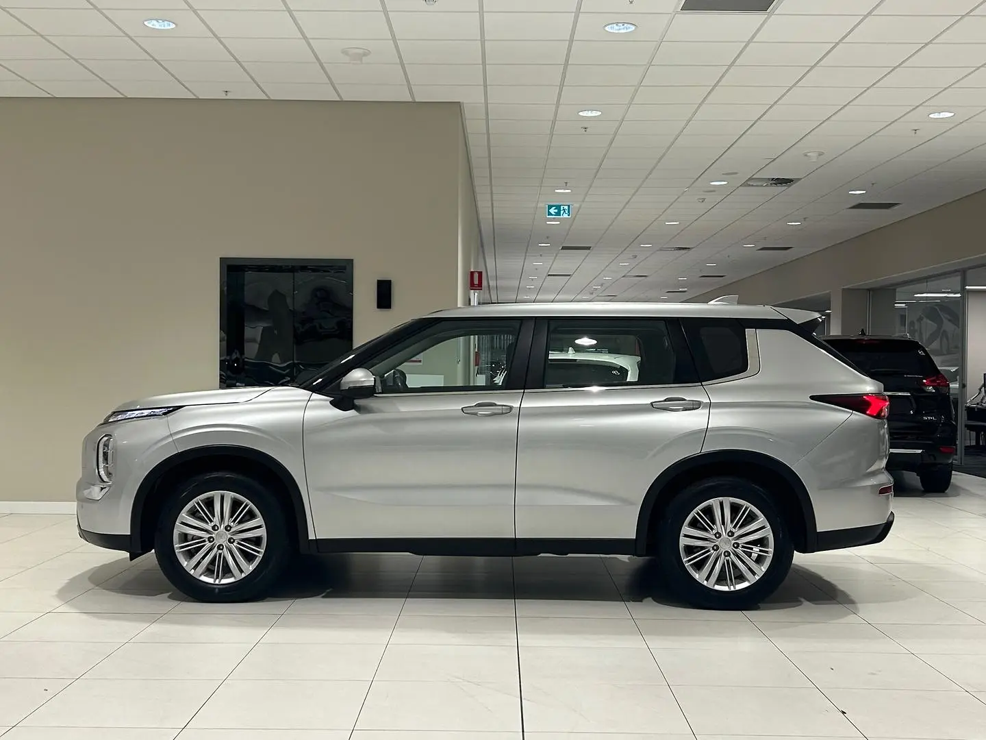 2022 Mitsubishi Outlander Gallery Image 5