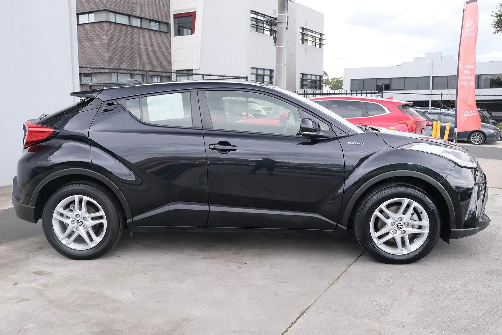 2023 Toyota C-HR Gallery Image 5