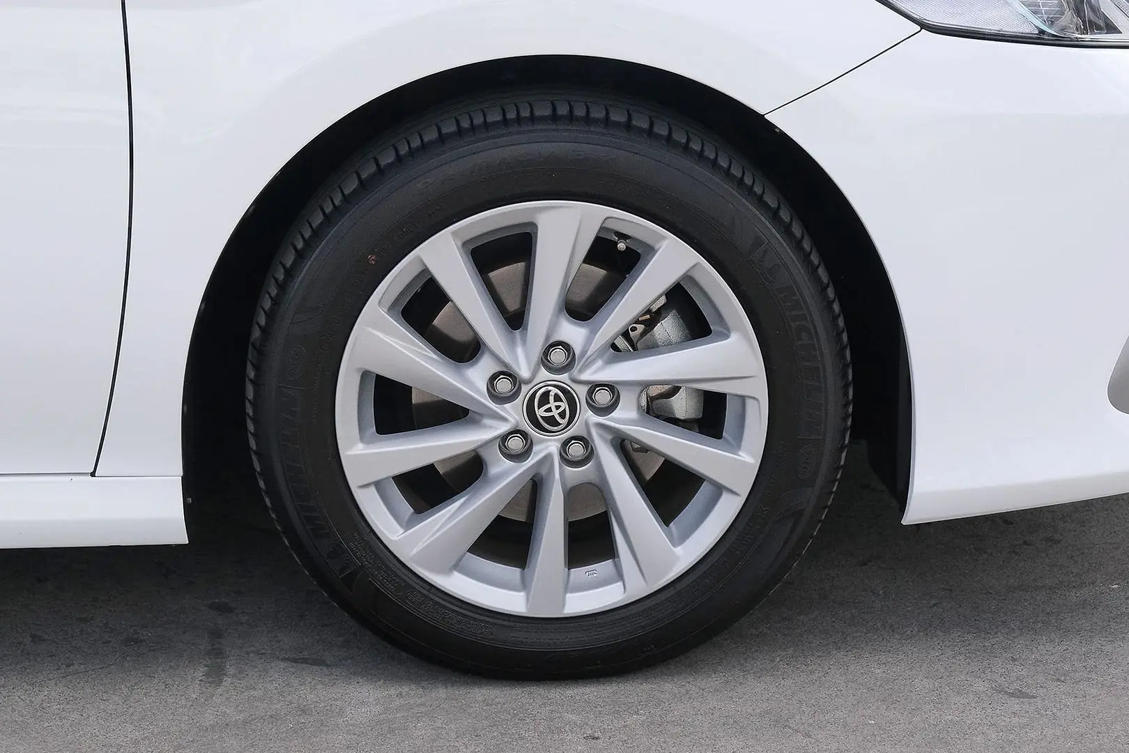 2024 Toyota Camry Gallery Image 6