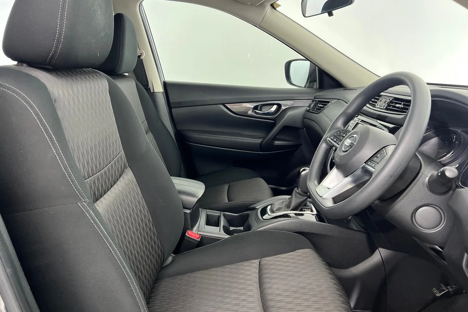 2021 Nissan X-TRAIL Gallery Image 11