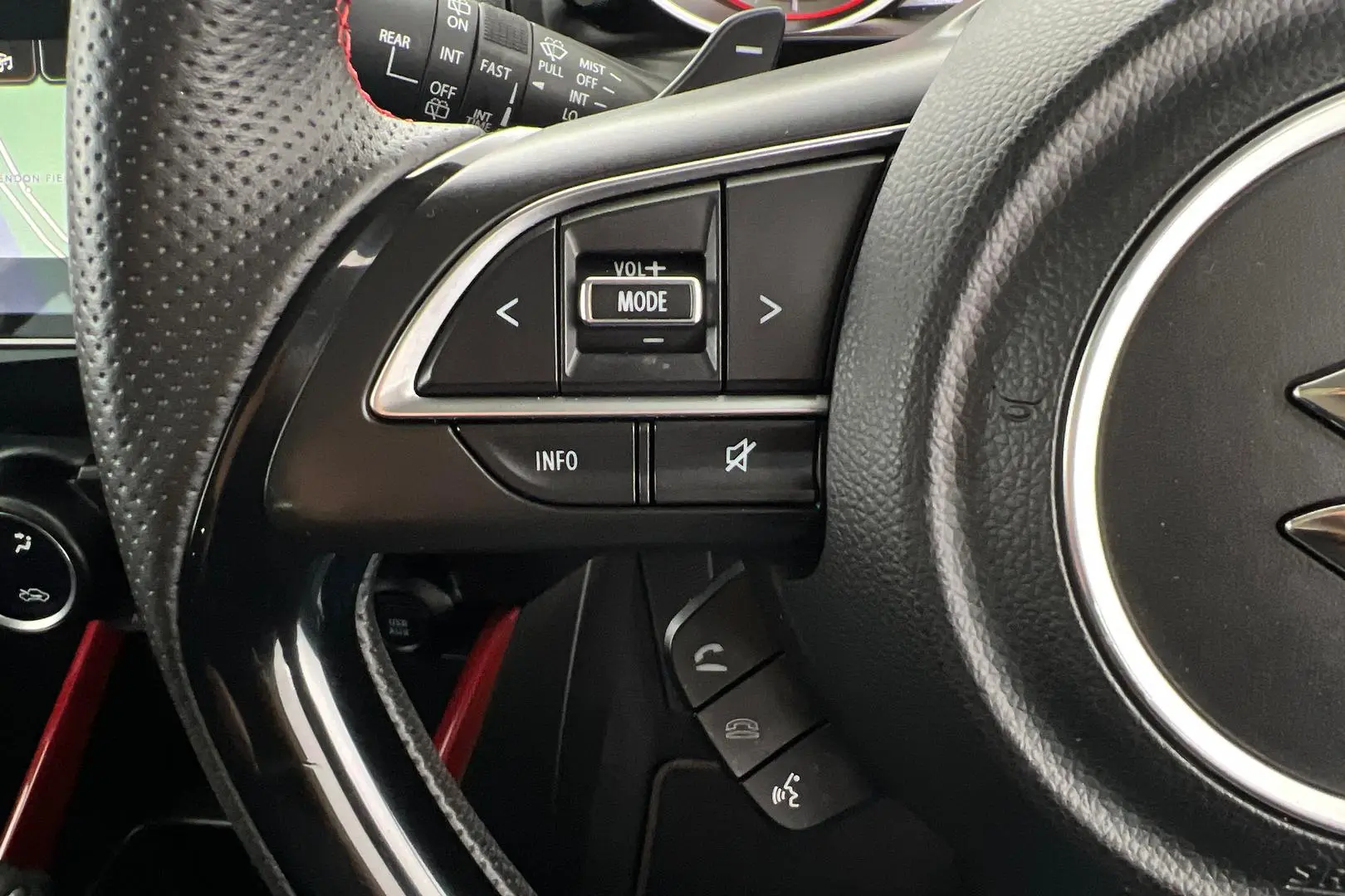 2018 Suzuki Swift Gallery Image 16