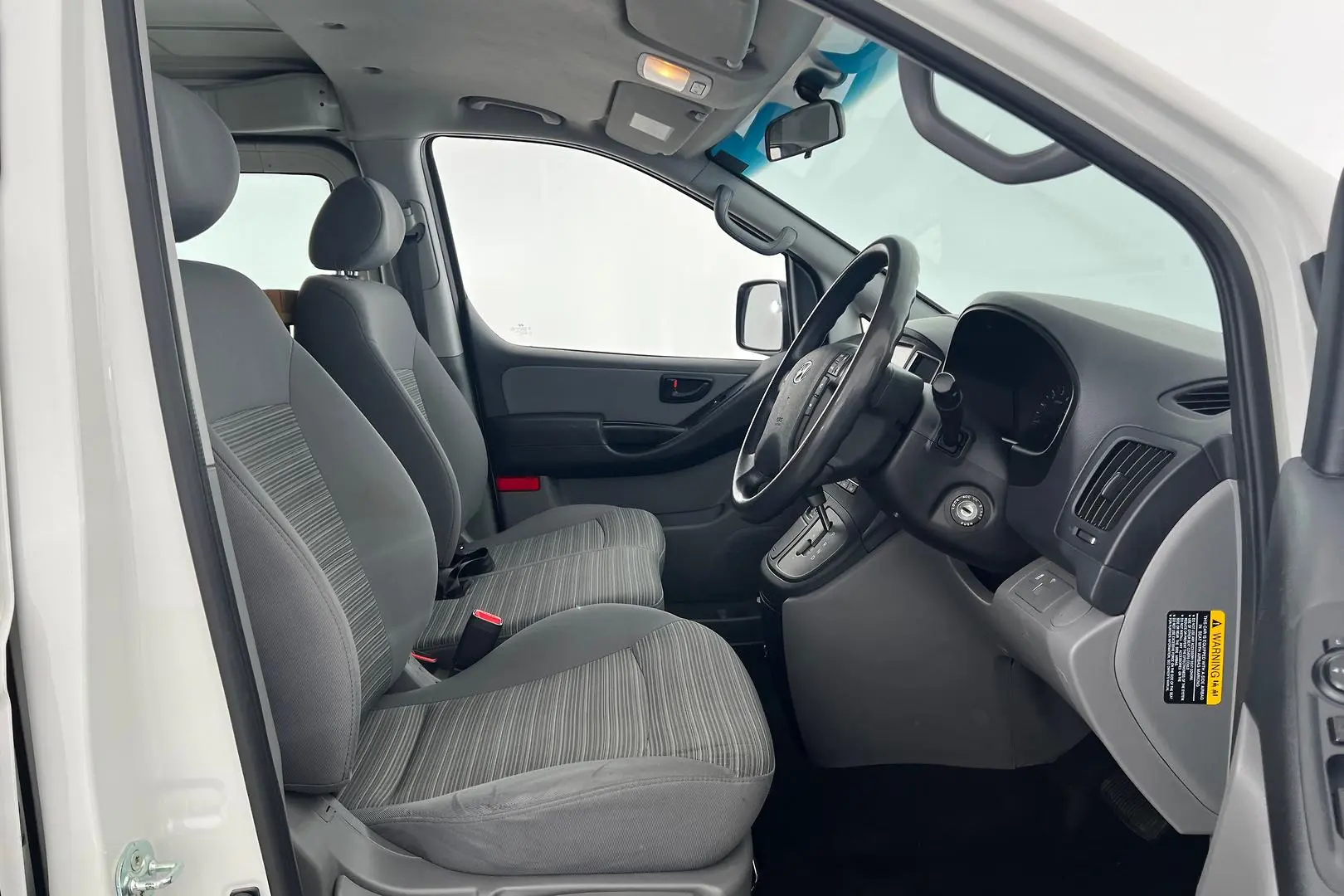 2021 Hyundai iLoad Gallery Image 11