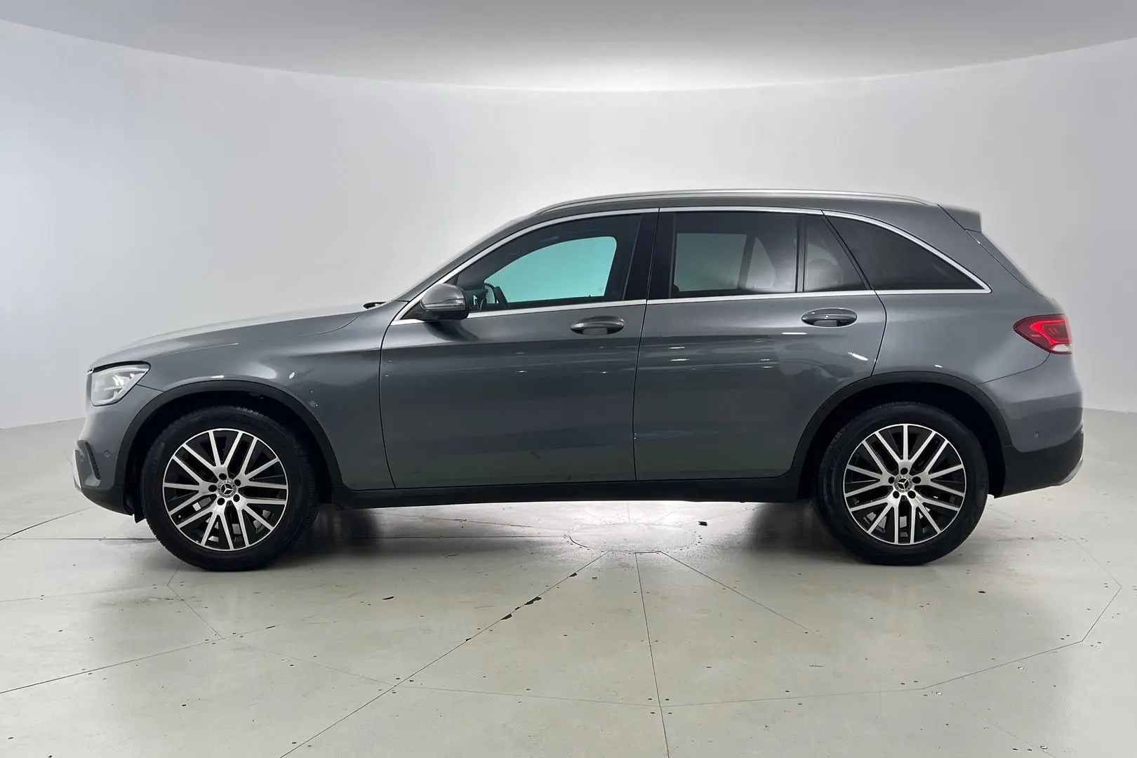 2021 Mercedes-Benz GLC-Class Gallery Image 7