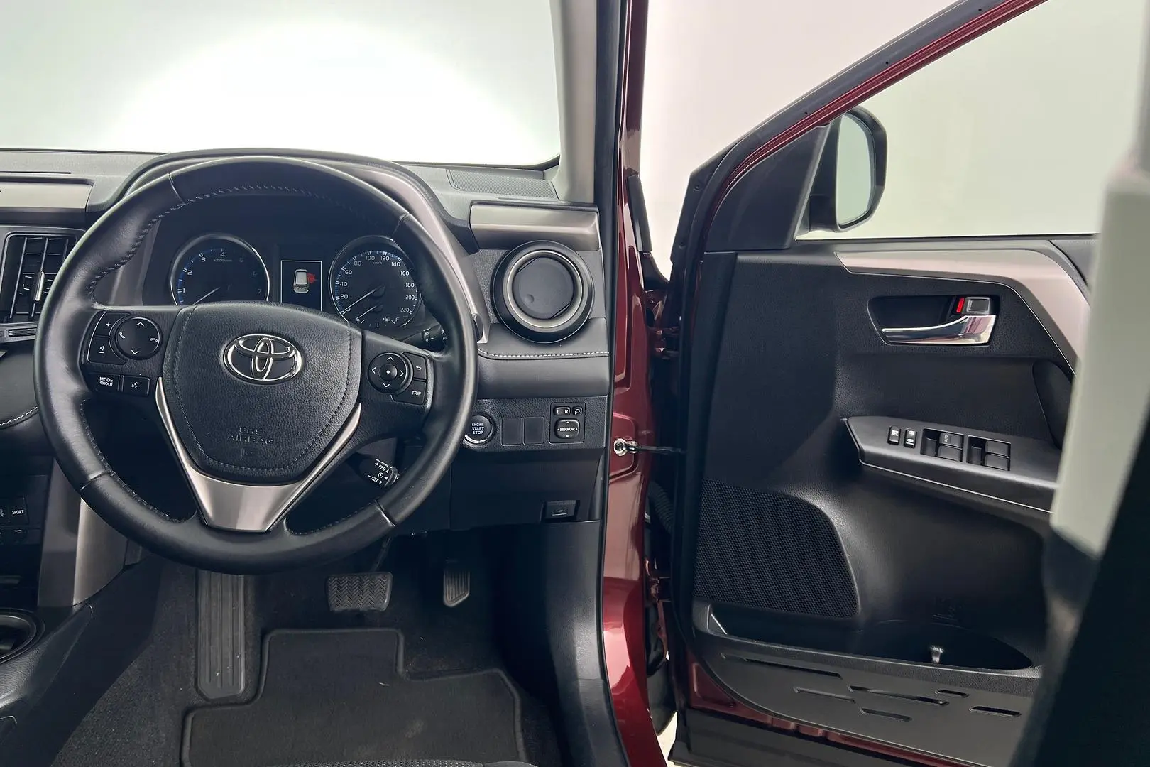 2016 Toyota RAV4 Gallery Image 15