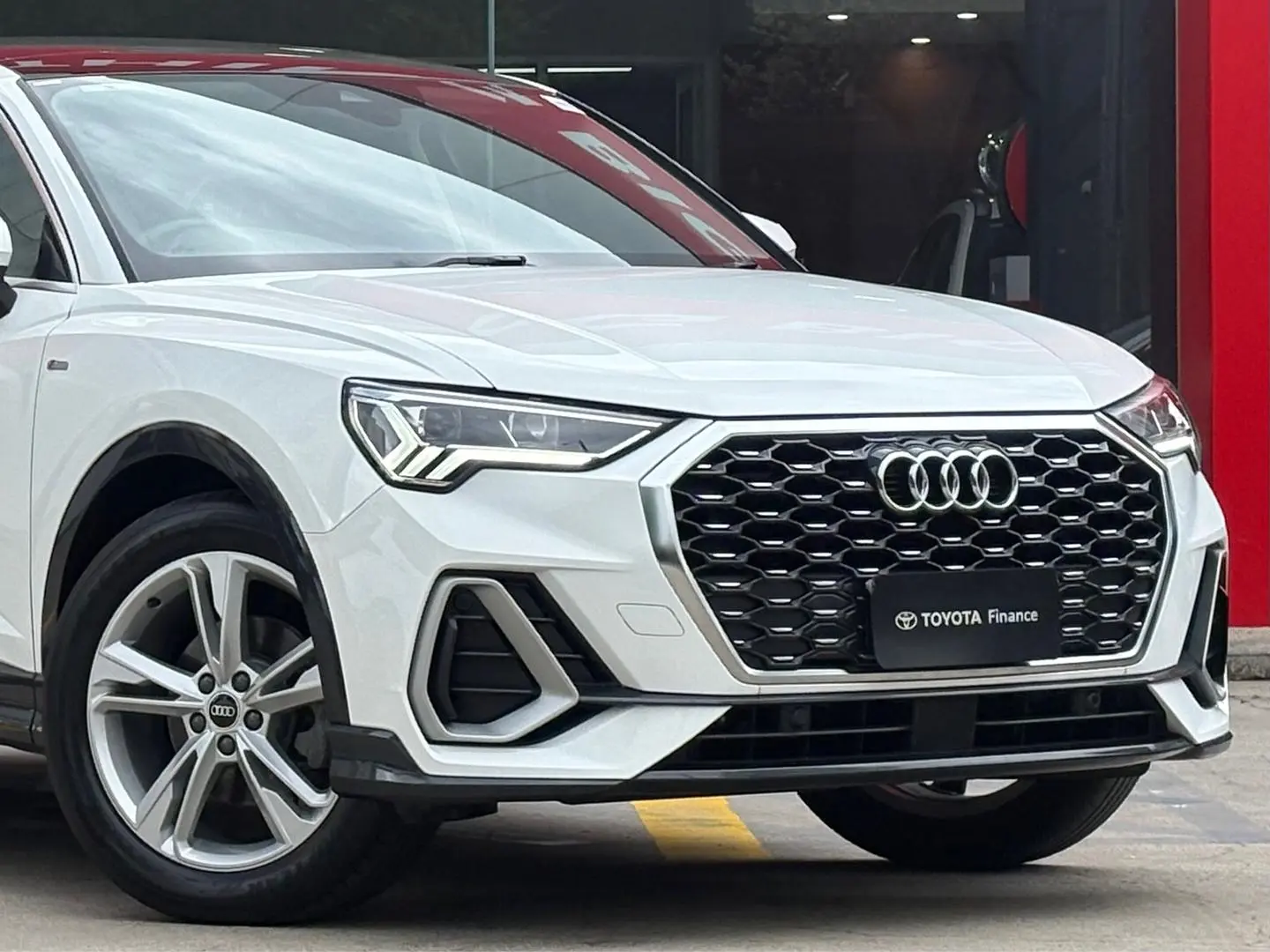 2020 Audi Q3 Gallery Image 4