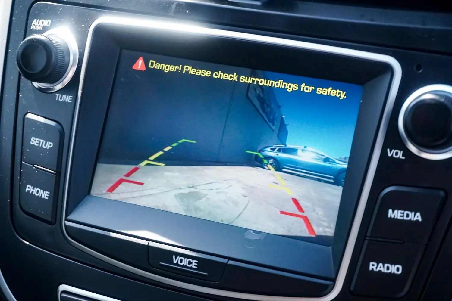 2017 Hyundai Accent Gallery Image 9