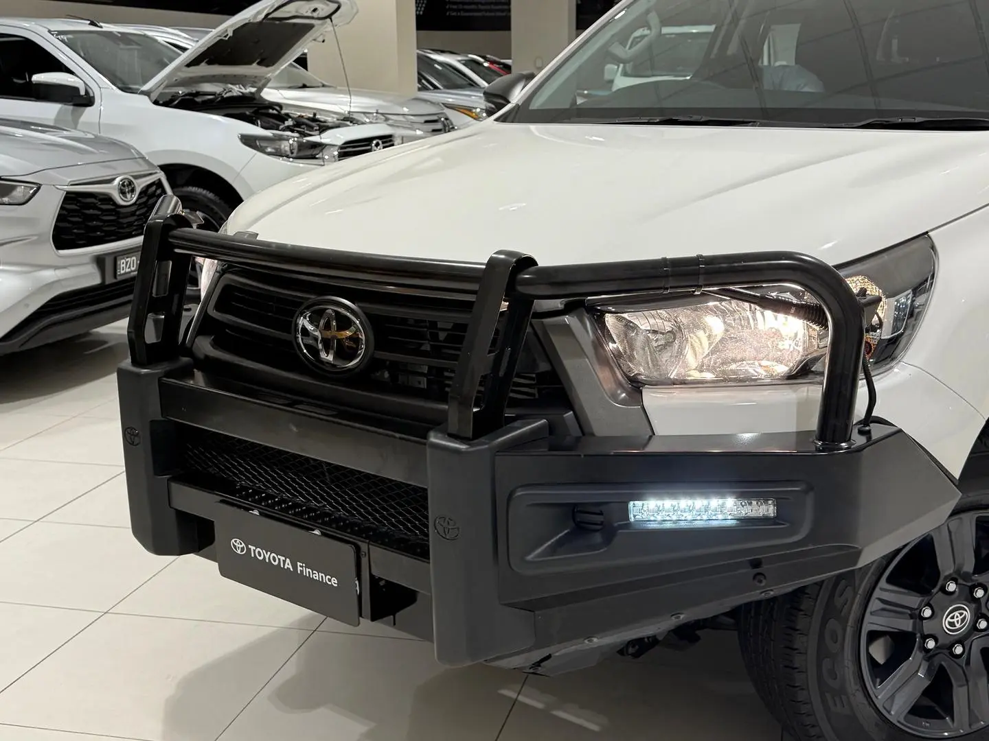 2022 Toyota Hilux Gallery Image 11