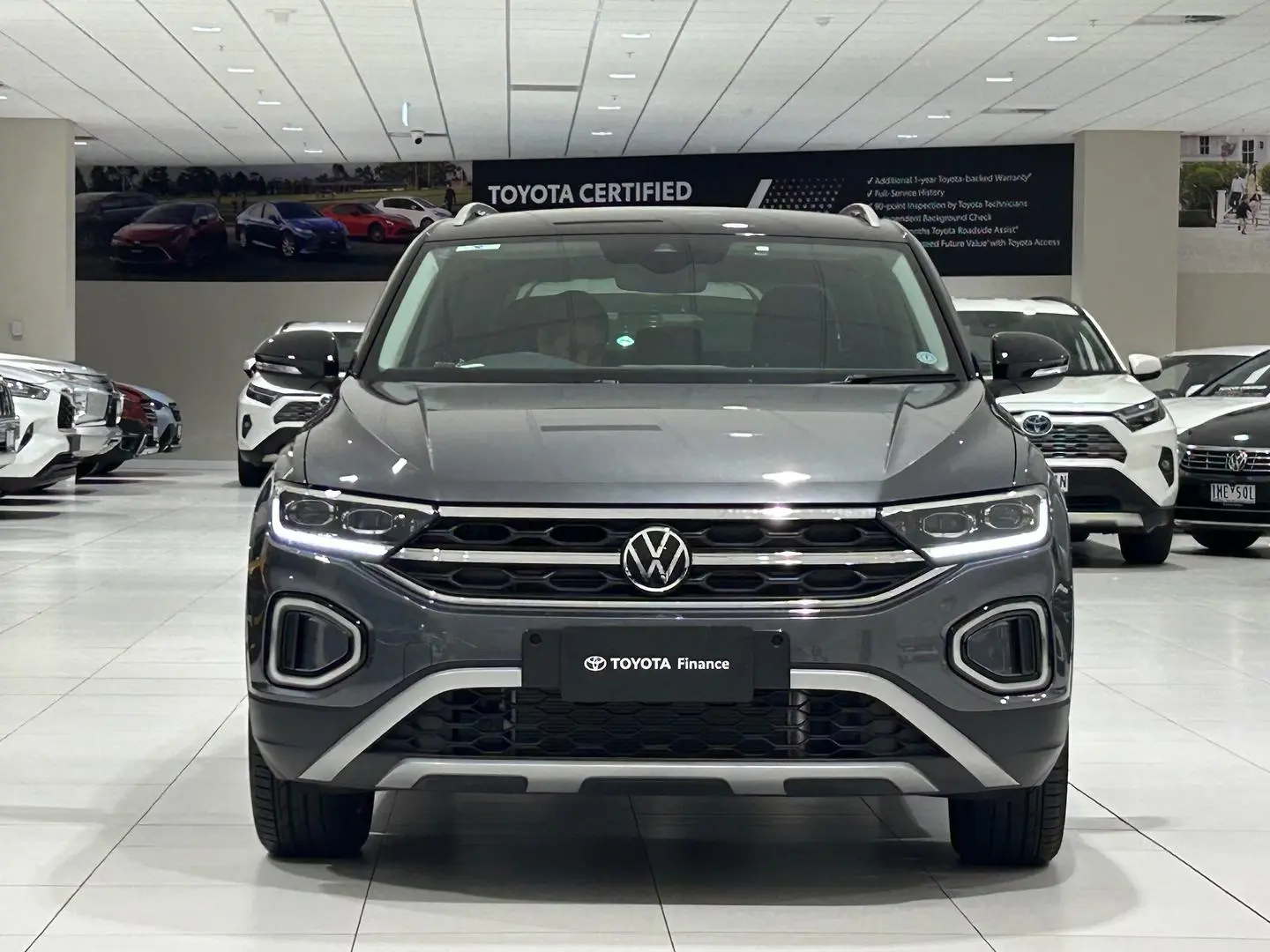 2024 Volkswagen T-Roc Gallery Image 4