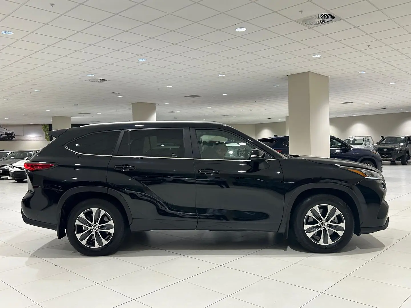 2023 Toyota Kluger Gallery Image 2