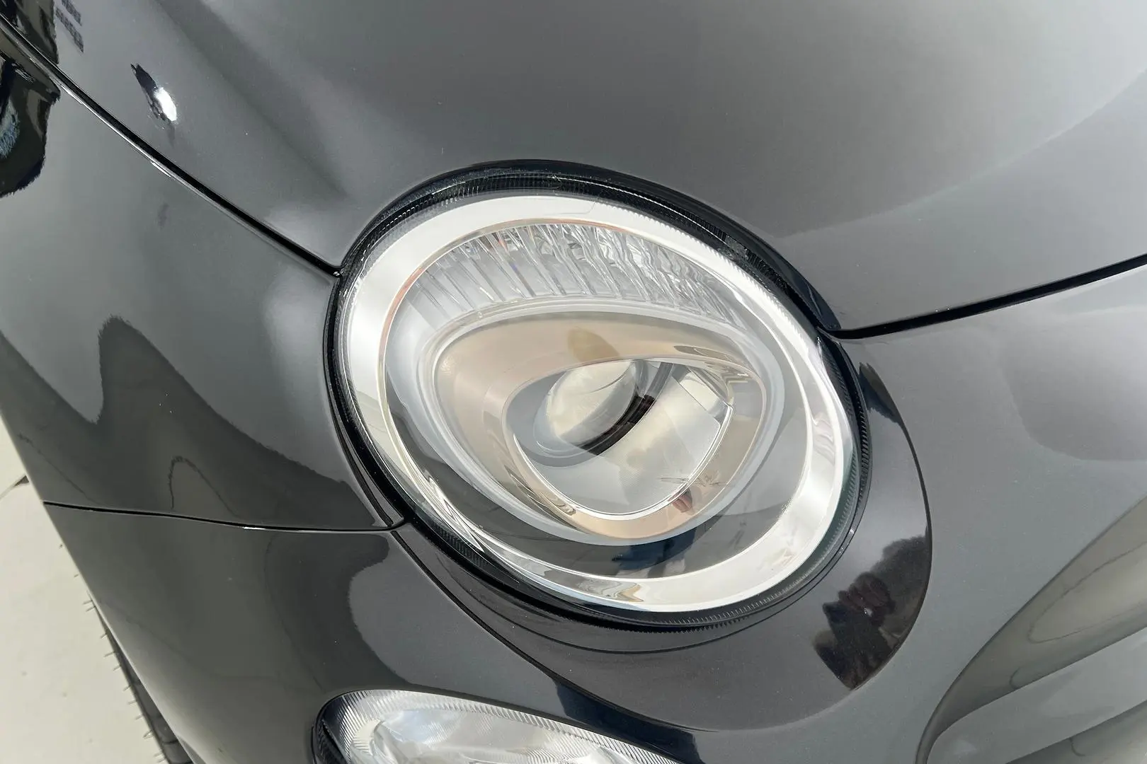 2021 Abarth 595 Gallery Image 2