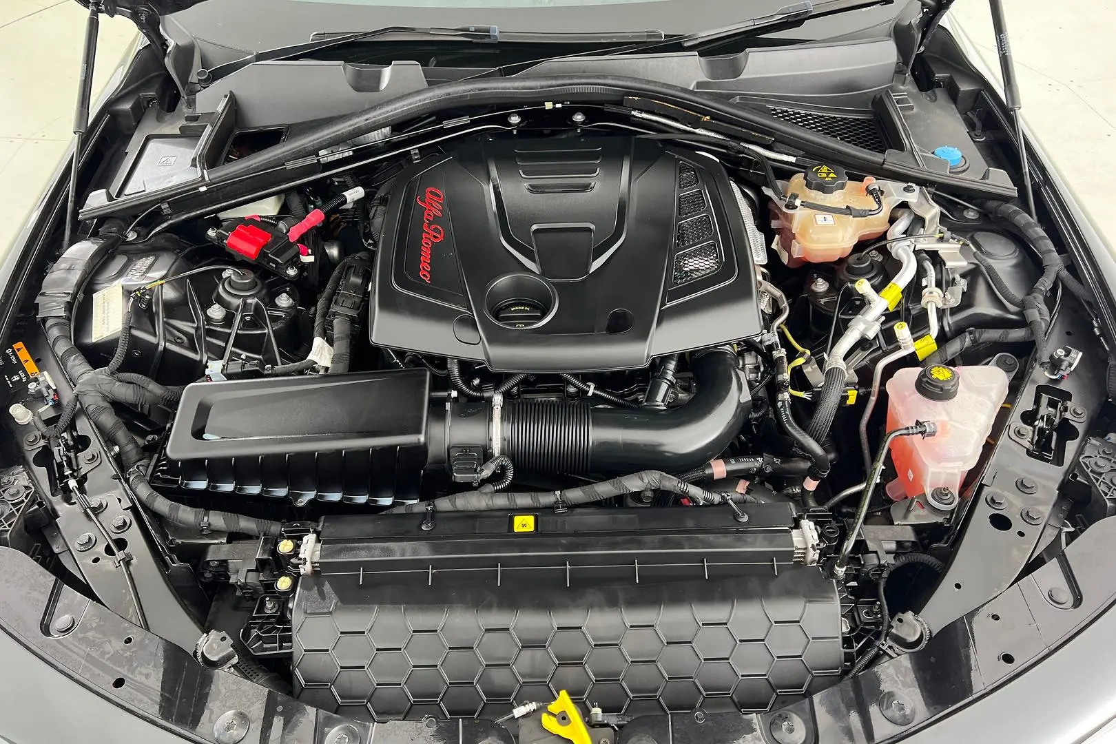 2019 Alfa Romeo Giulia Gallery Image 21