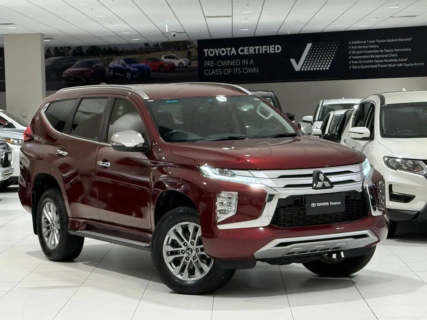 2022 Mitsubishi Pajero Sport Gallery Image 1