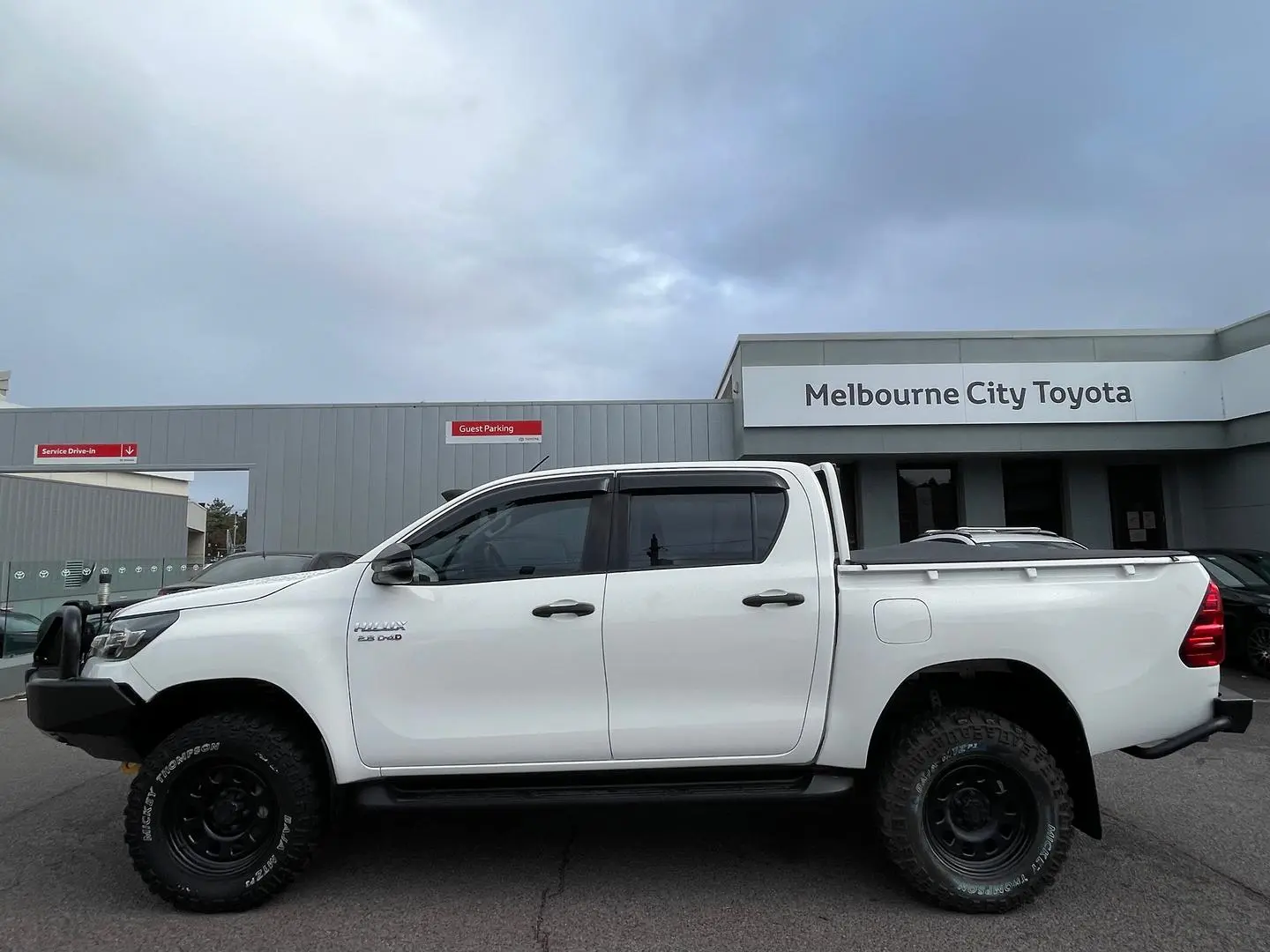 2020 Toyota Hilux Gallery Image 9