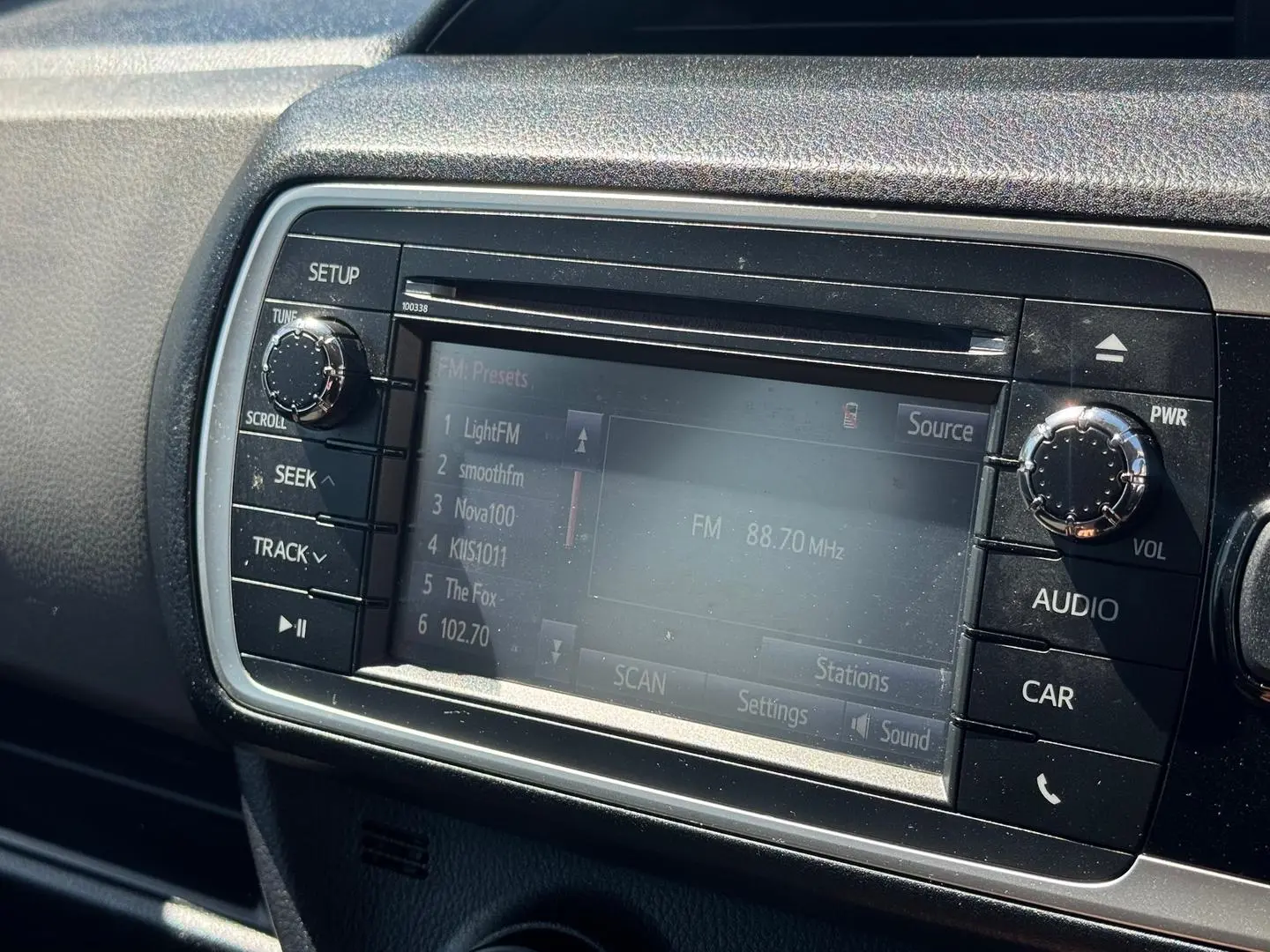 2015 Toyota Yaris Gallery Image 16