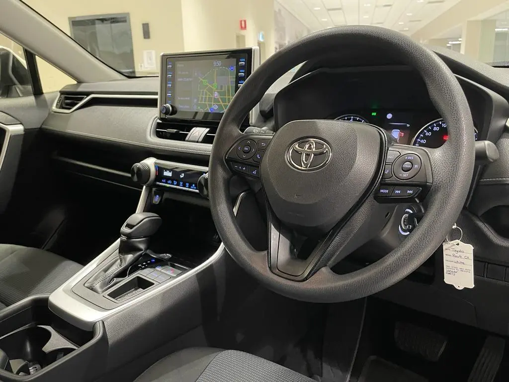 2022 Toyota RAV4 Gallery Image 11