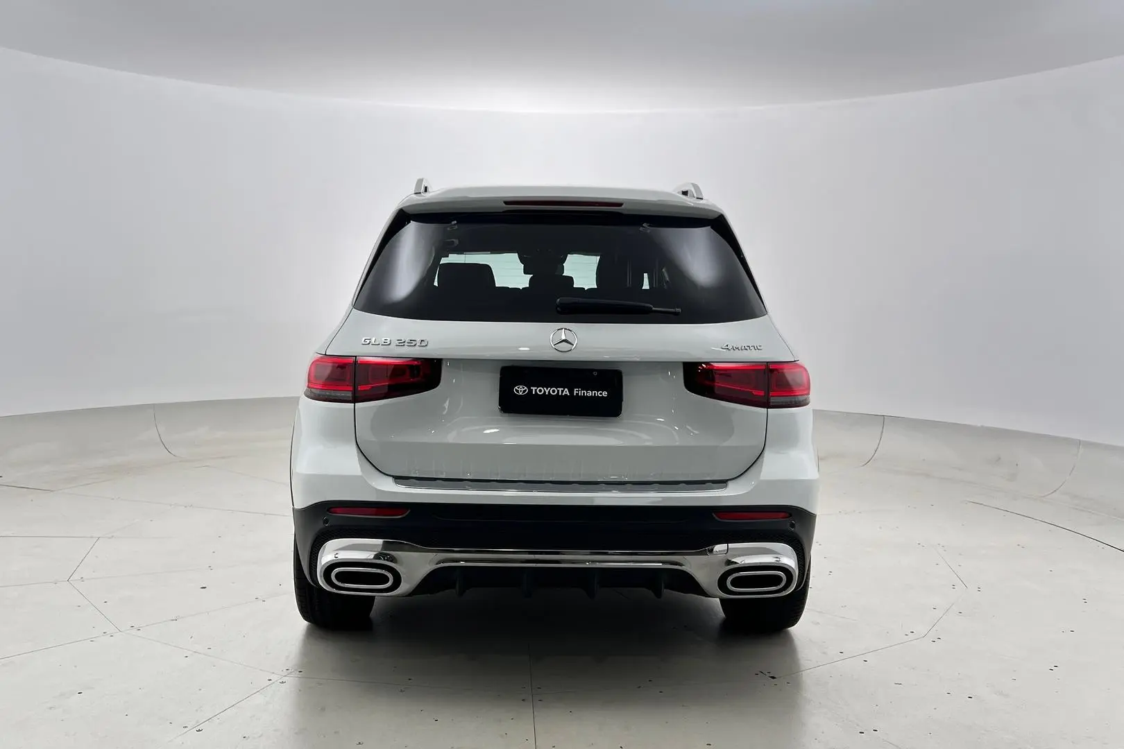 2021 Mercedes-Benz GLB-Class Gallery Image 6