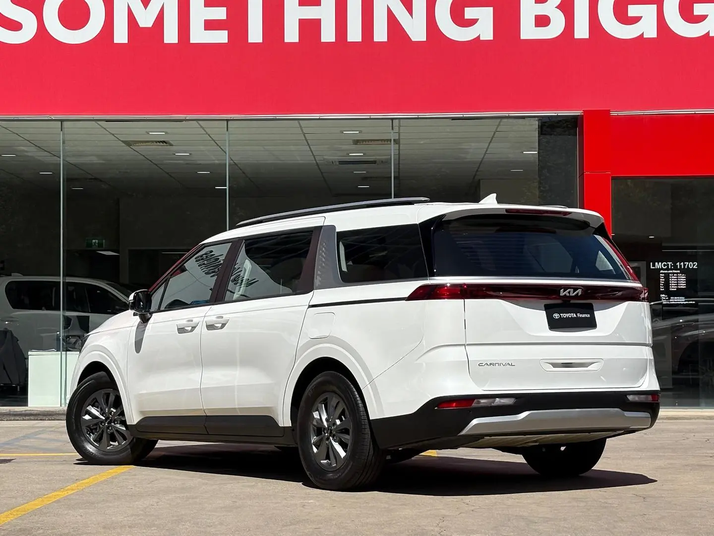 2022 Kia Carnival Gallery Image 10