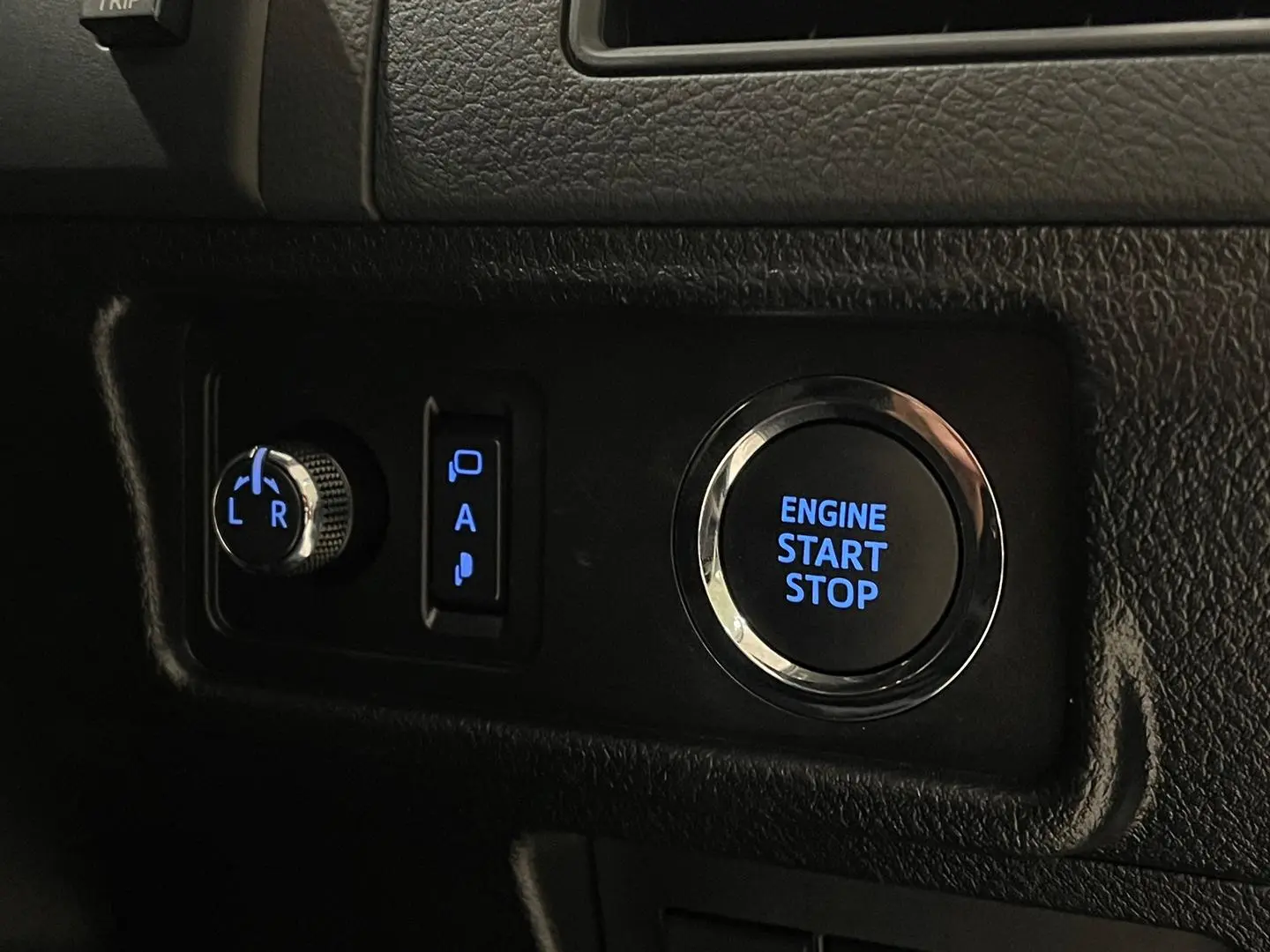 2023 Toyota Landcruiser Prado Gallery Image 24