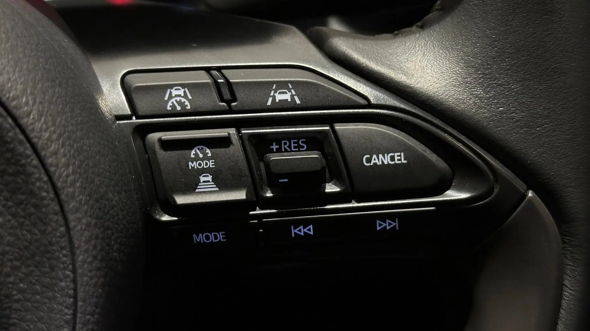2024 Toyota Yaris Cross Gallery Image 15