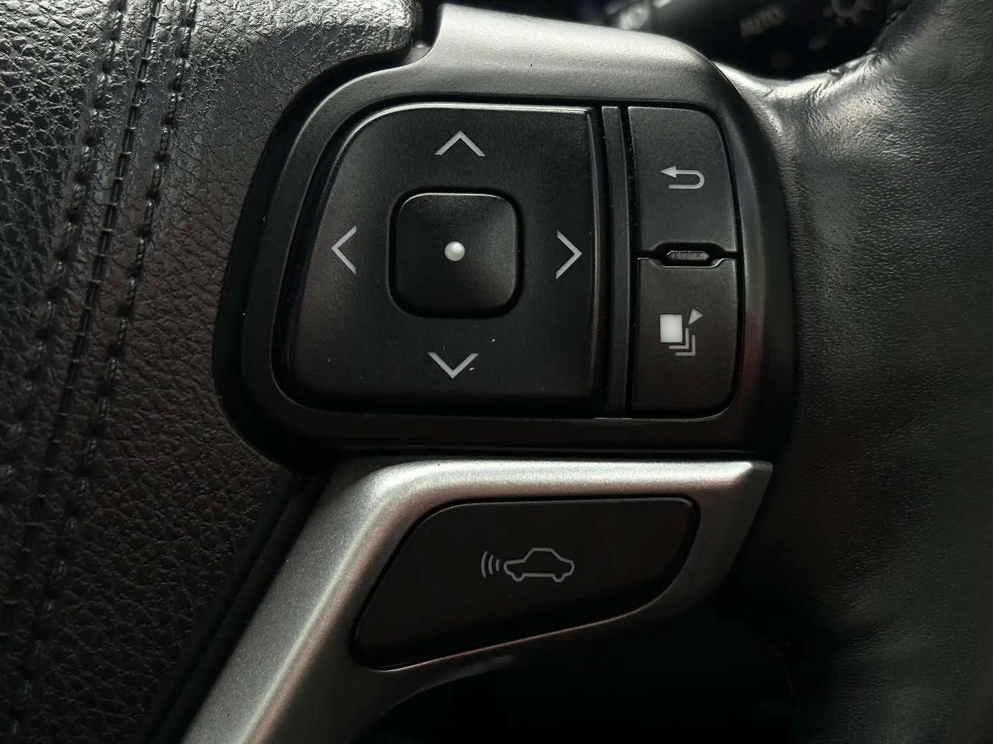 2015 Toyota Kluger Gallery Image 22