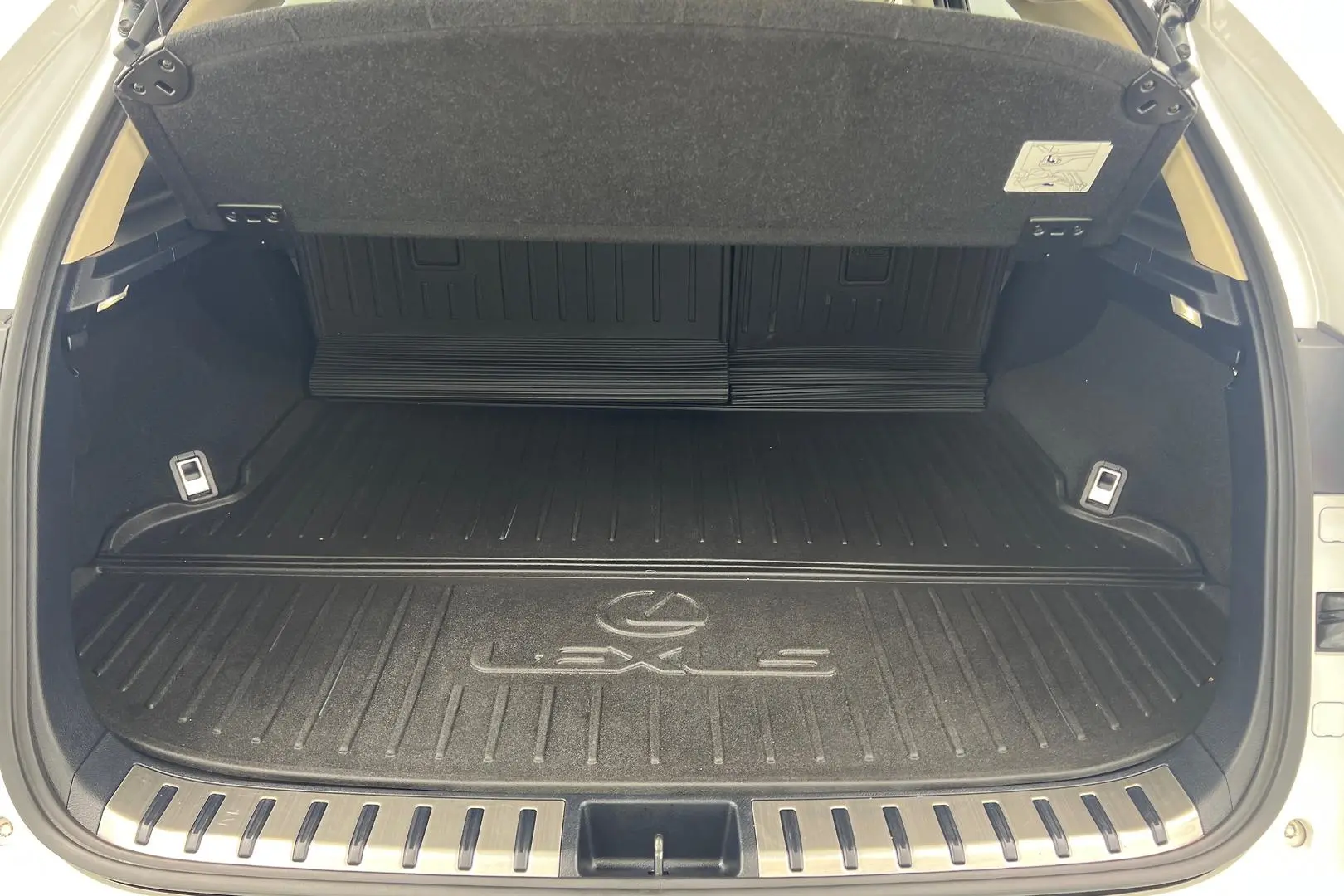 2020 Lexus NX Gallery Image 16