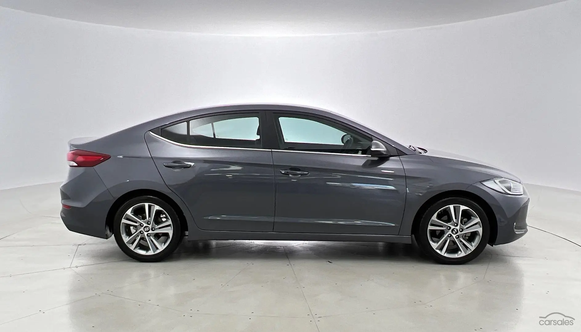 2017 Hyundai Elantra Image 3