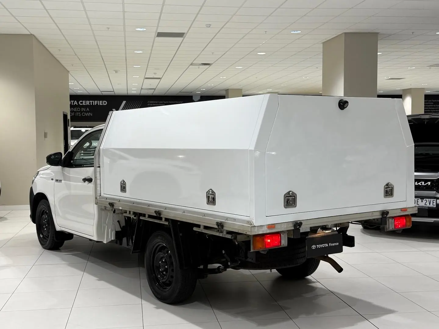 2019 Toyota Hilux Gallery Image 8