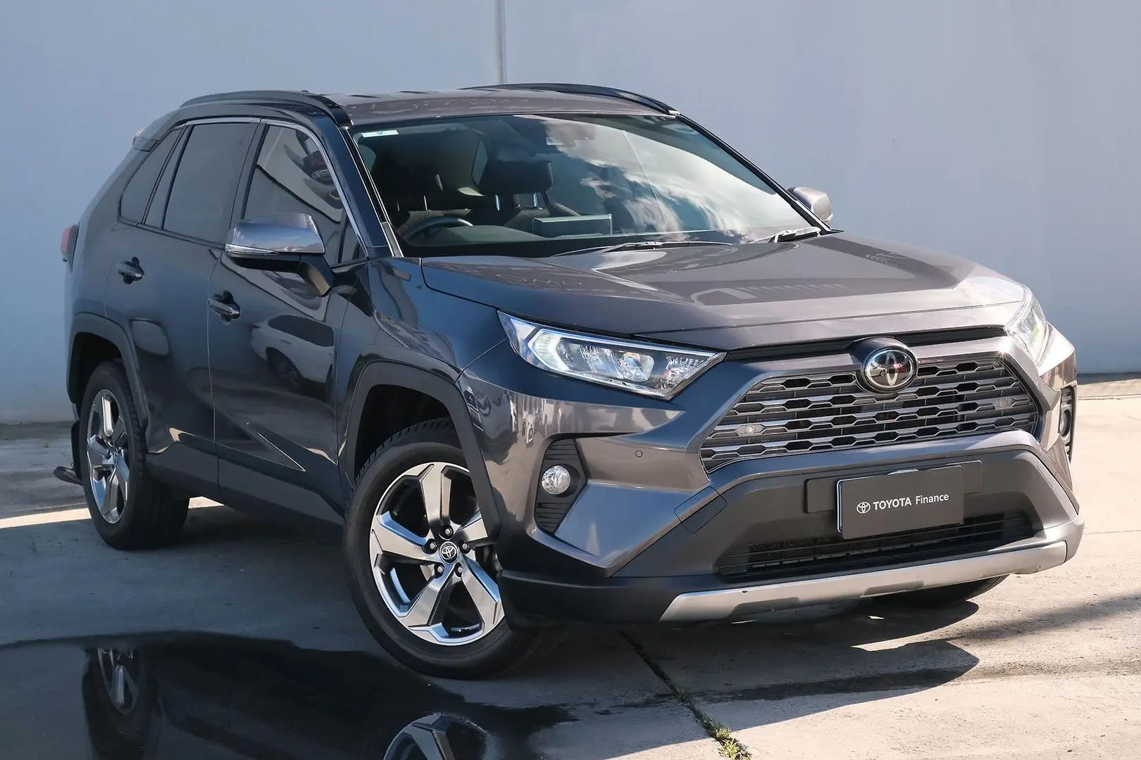 2020 Toyota RAV4 Gallery Image 1