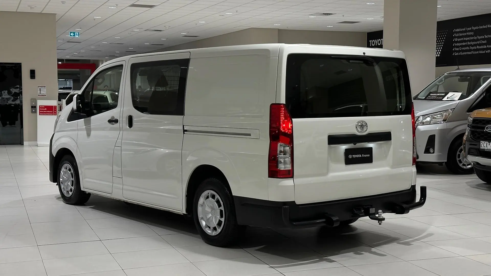 2021 Toyota Hiace Gallery Image 7