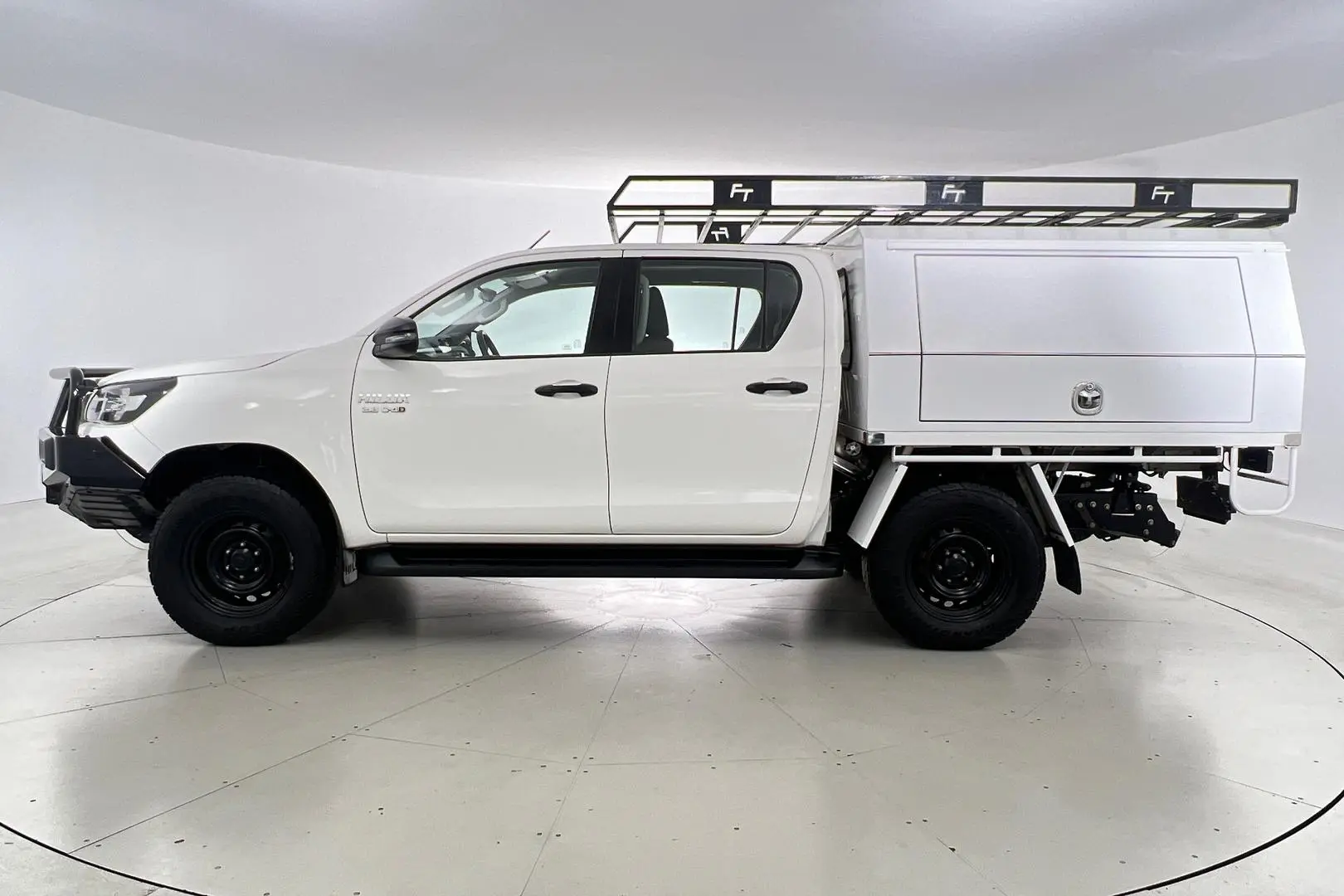 2020 Toyota Hilux Gallery Image 6