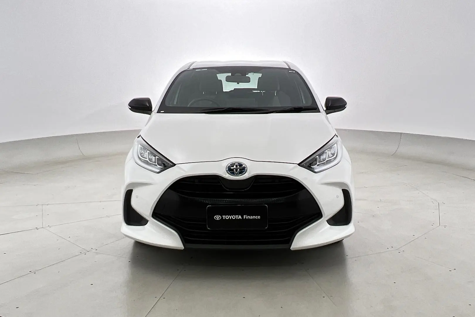 2023 Toyota Yaris Gallery Image 9