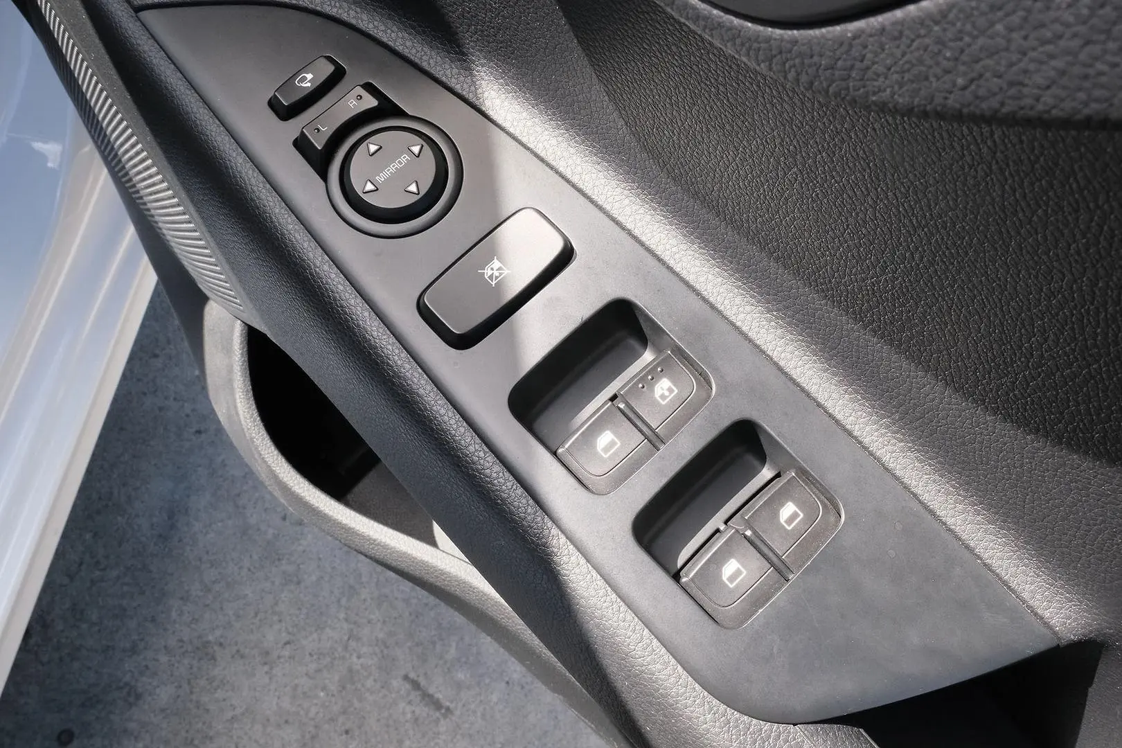 2020 Kia Rio Gallery Image 12