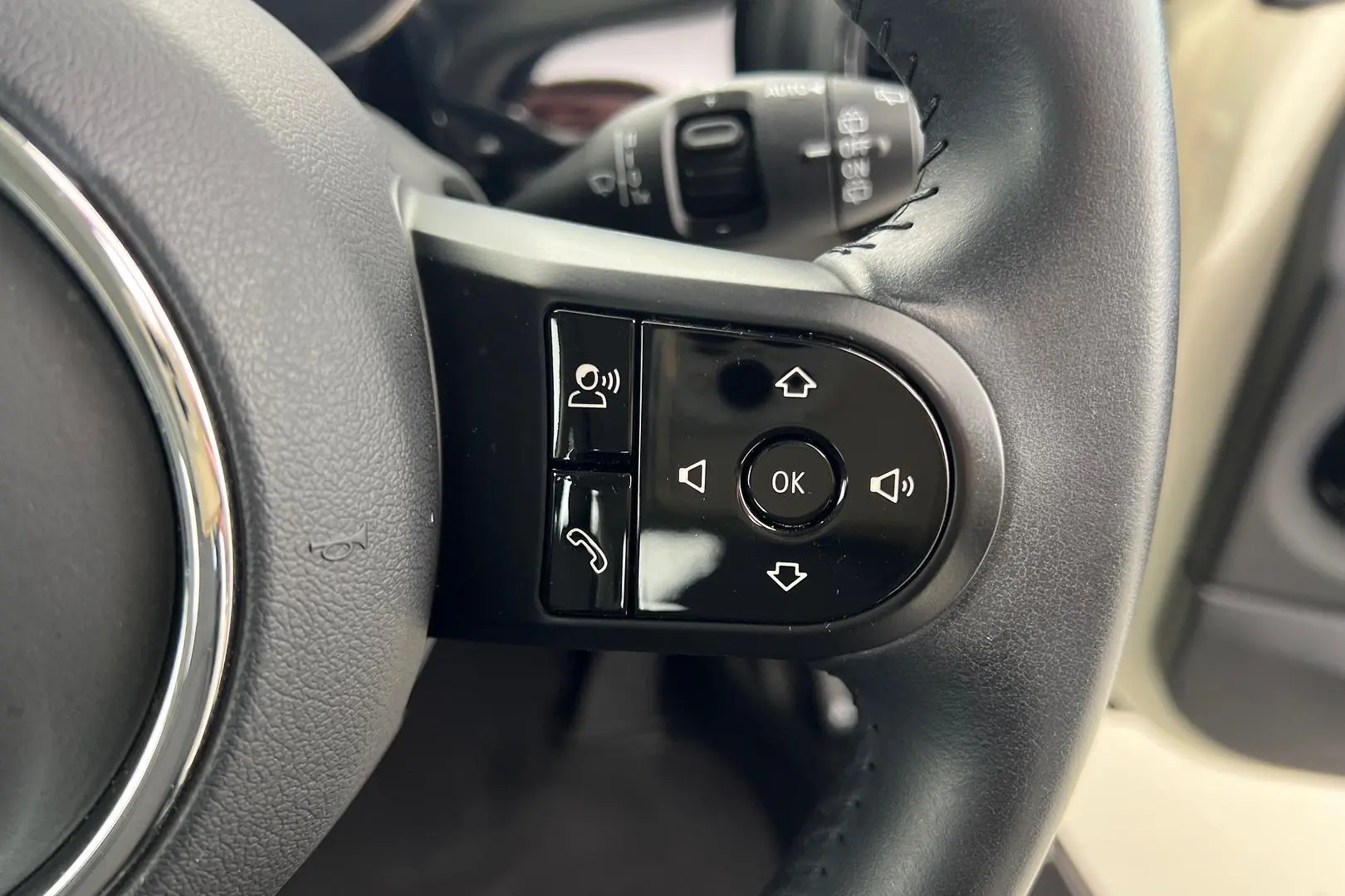 2021 MINI Hatch Gallery Image 16