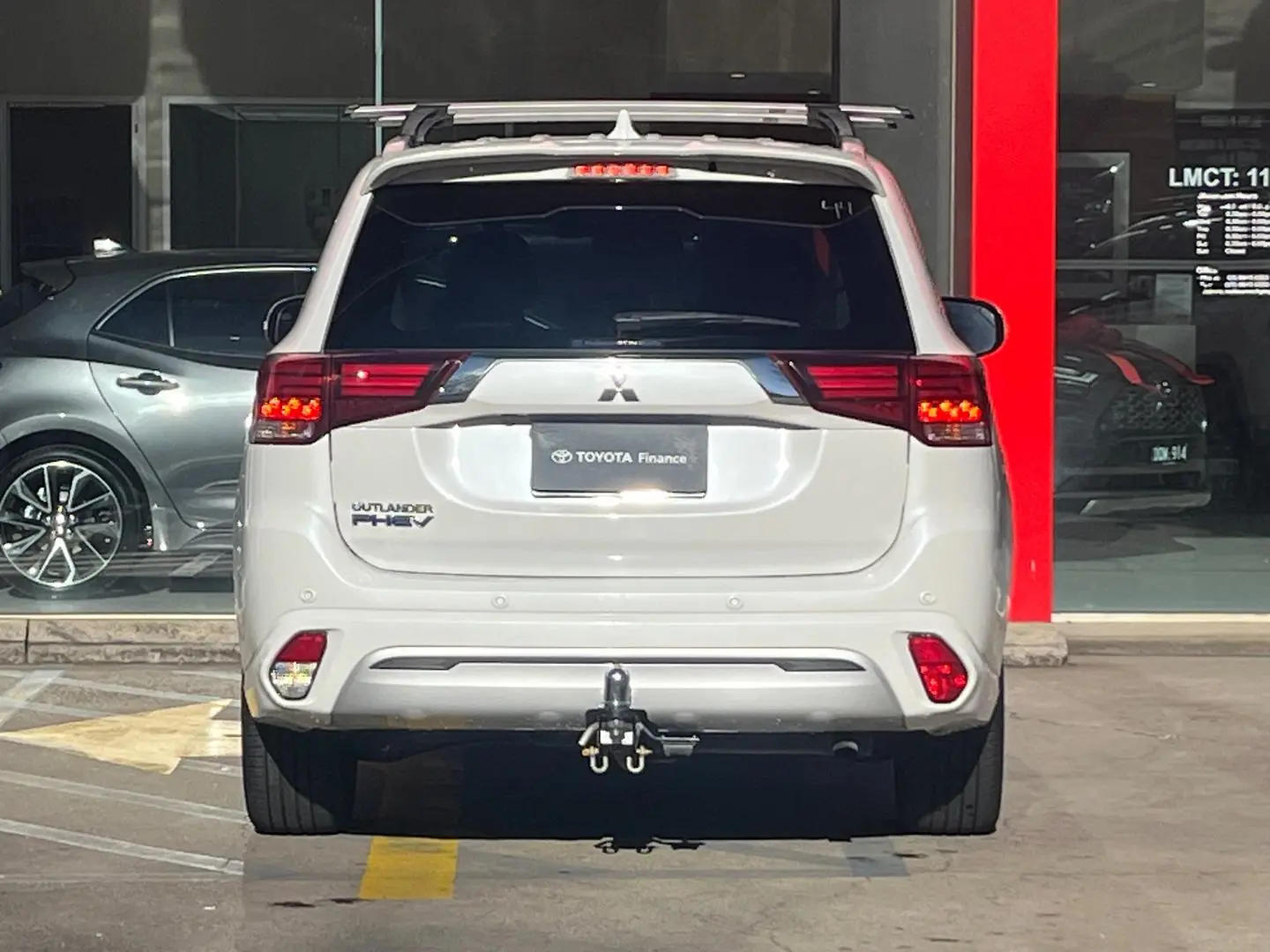 2018 Mitsubishi Outlander Gallery Image 5