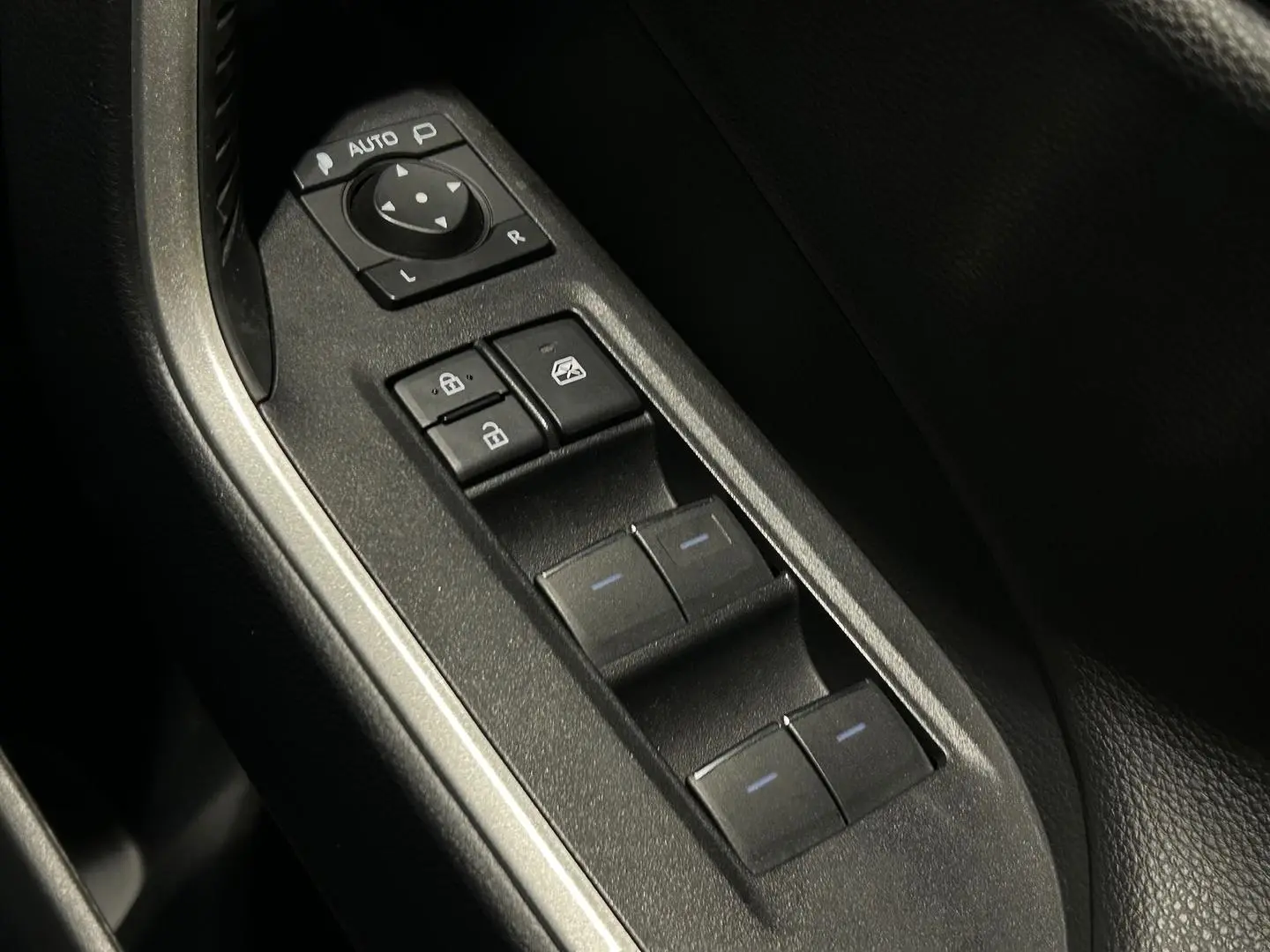 2024 Toyota RAV4 Gallery Image 24