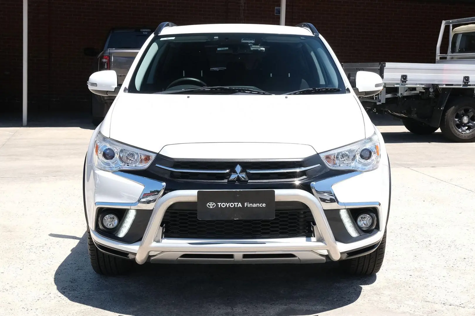 2019 Mitsubishi Asx Gallery Image 3