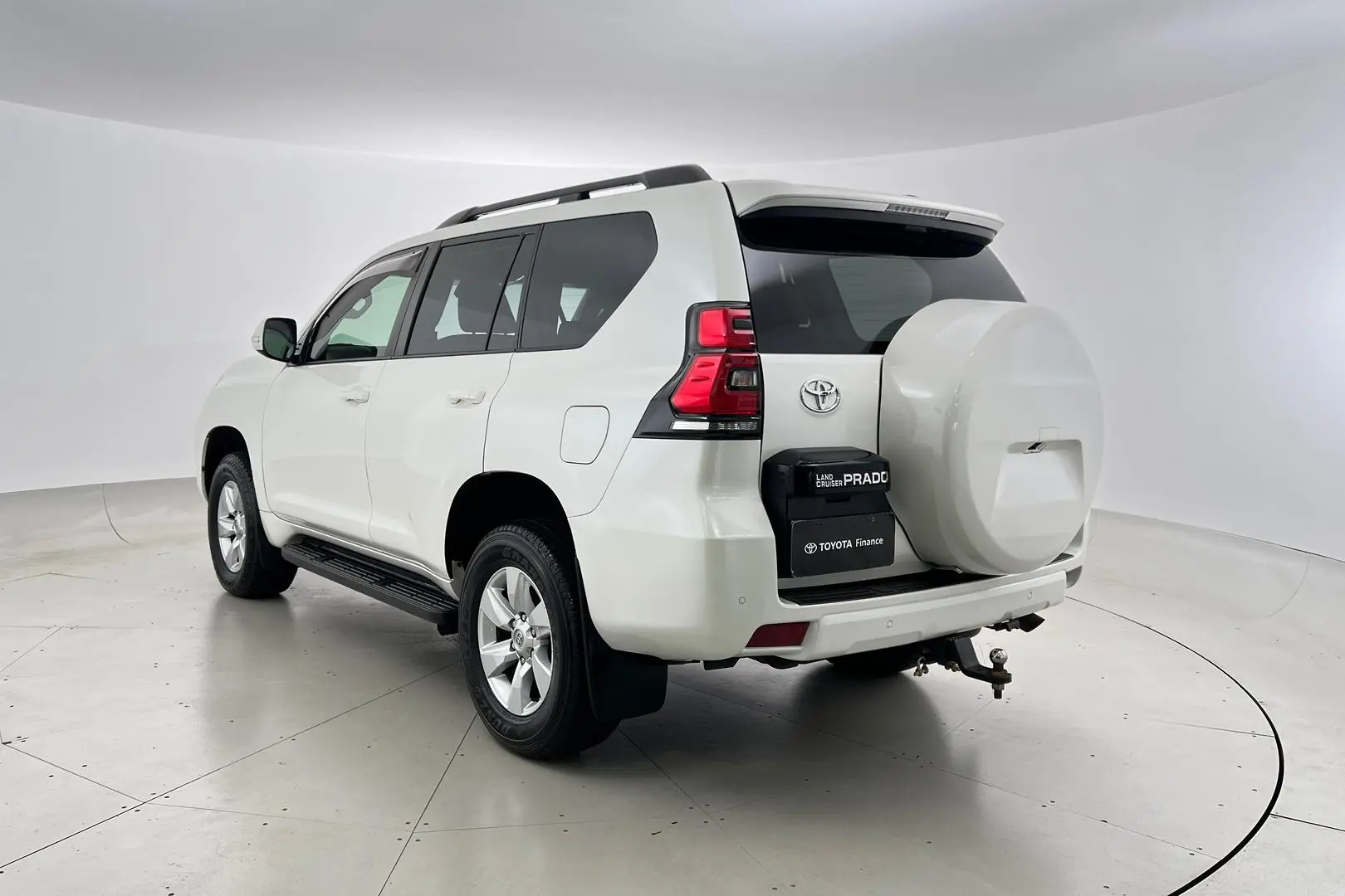 2019 Toyota Landcruiser Prado Gallery Image 7