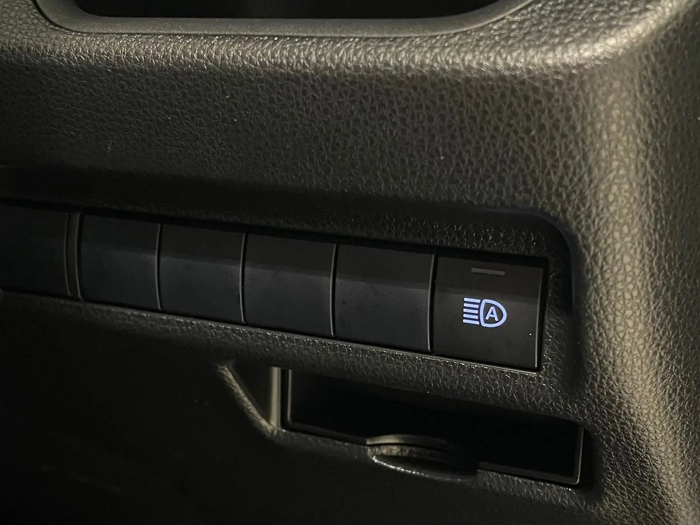 2022 Toyota RAV4 Gallery Image 23
