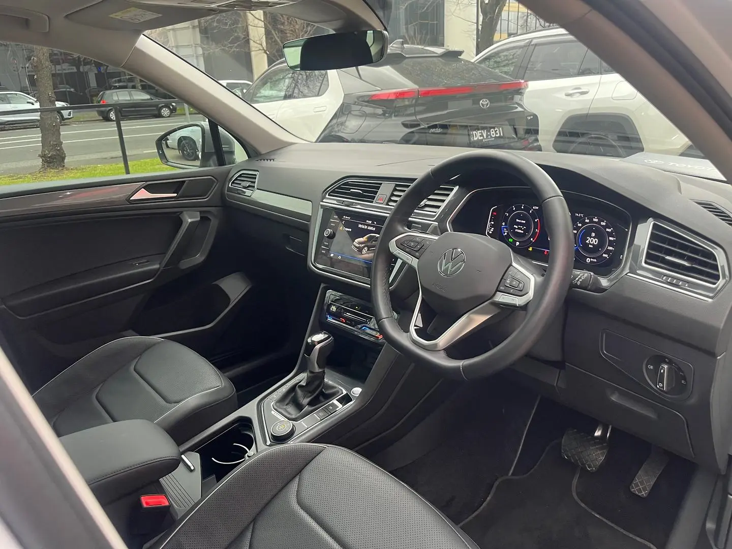 2023 Volkswagen Tiguan Gallery Image 11