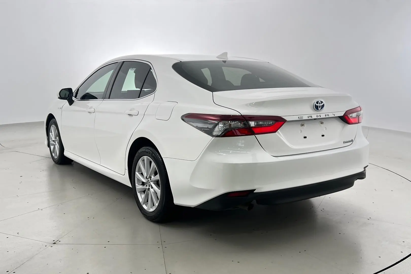 2021 Toyota Camry Gallery Image 8