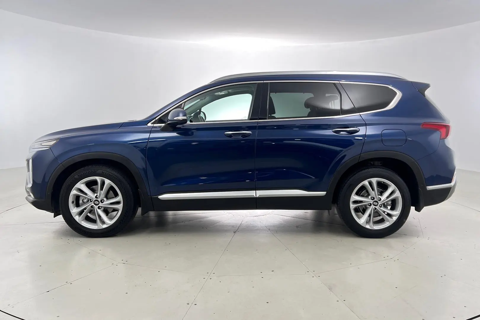 2018 Hyundai Santa Fe Gallery Image 7
