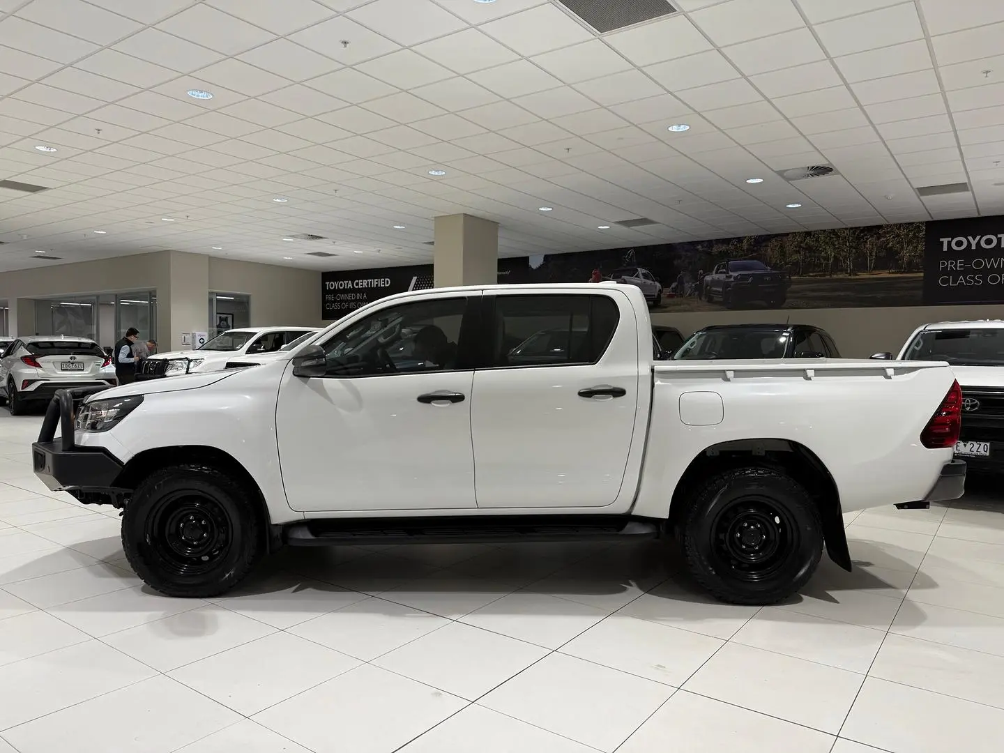 2022 Toyota Hilux Gallery Image 6