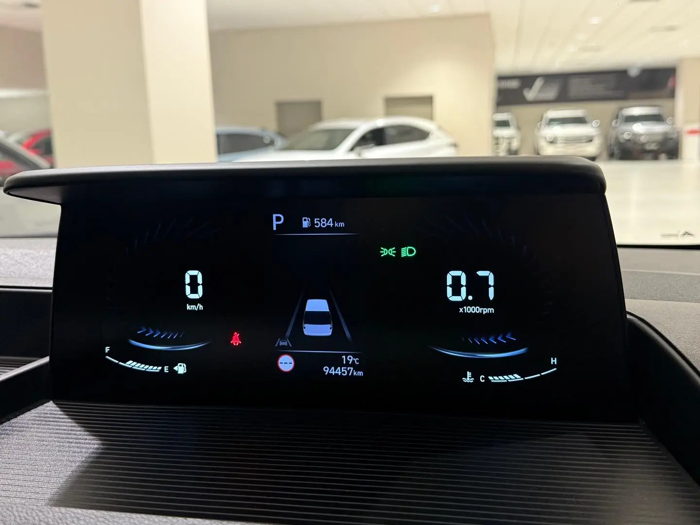 2021 Hyundai iLoad Gallery Image 24
