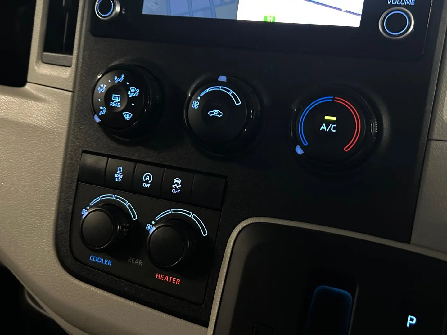 2019 Toyota Hiace Gallery Image 22