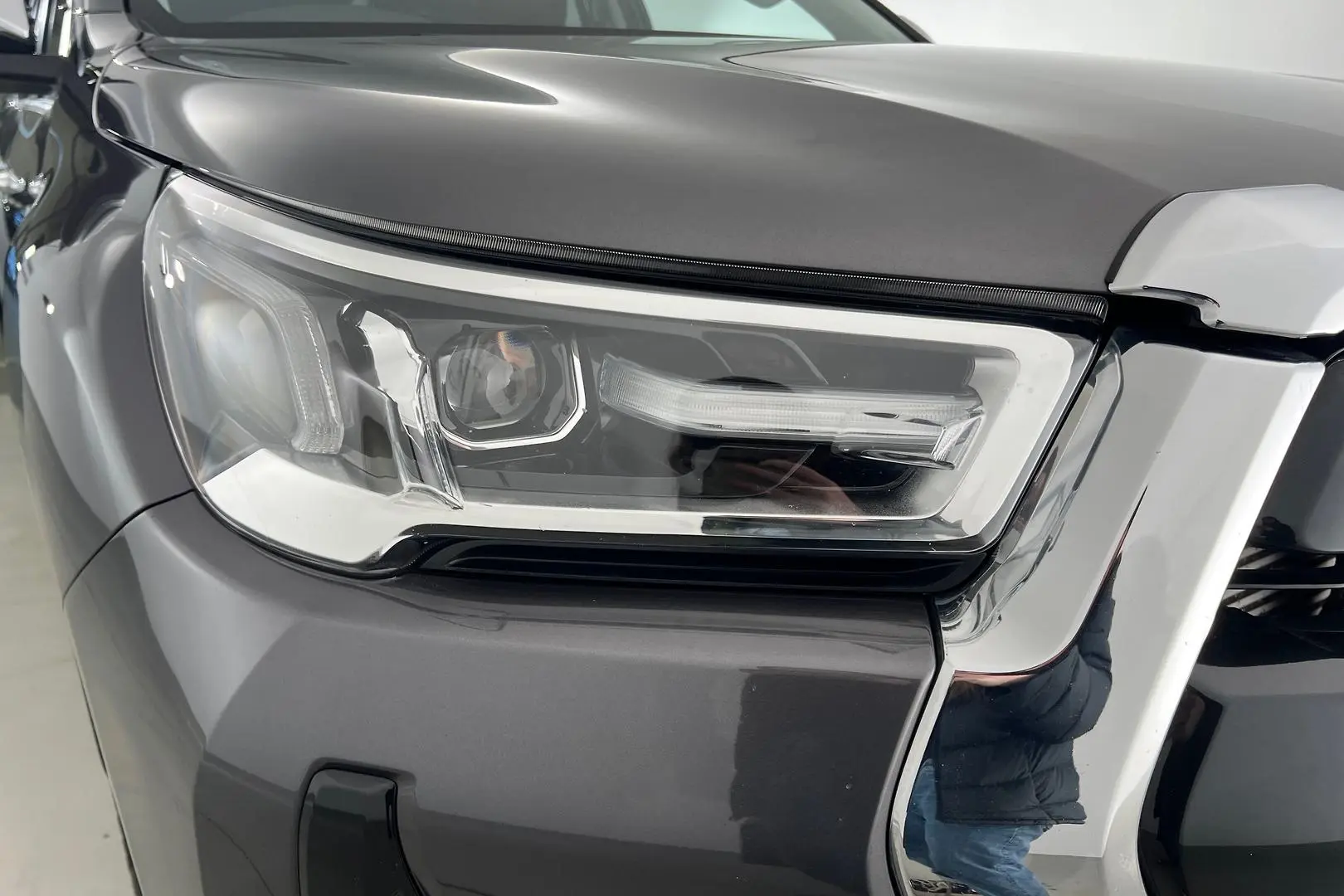 2022 Toyota Hilux Gallery Image 2