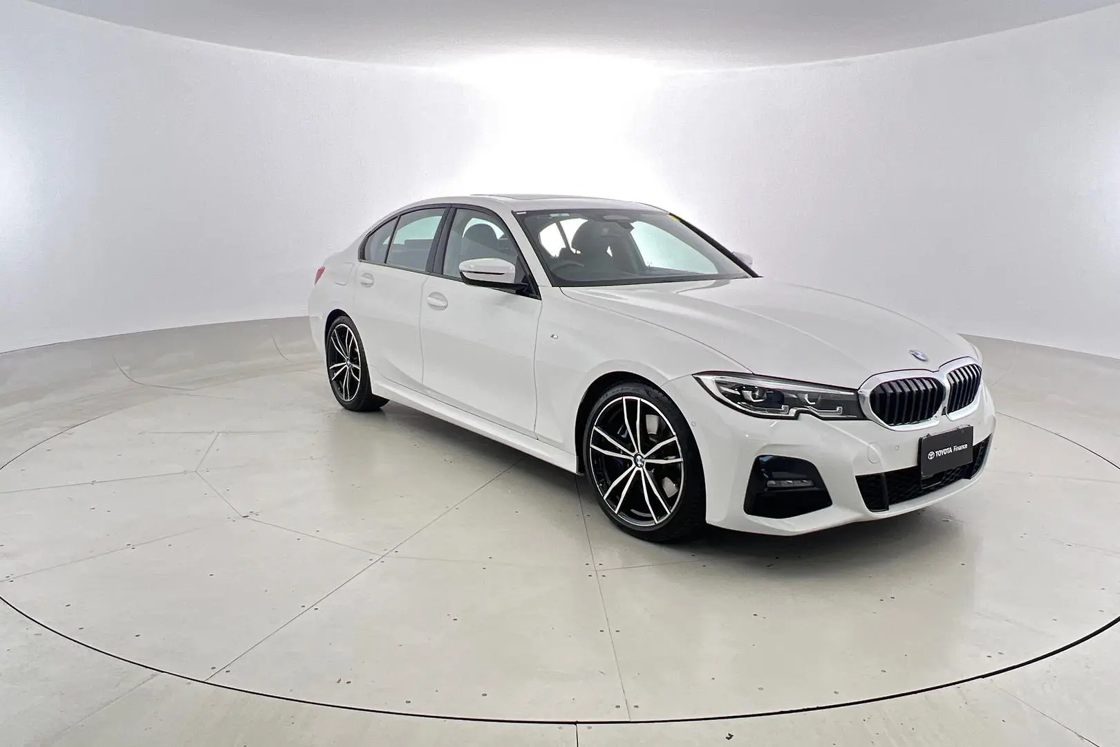 2019 BMW 3 Series Gallery Image 1