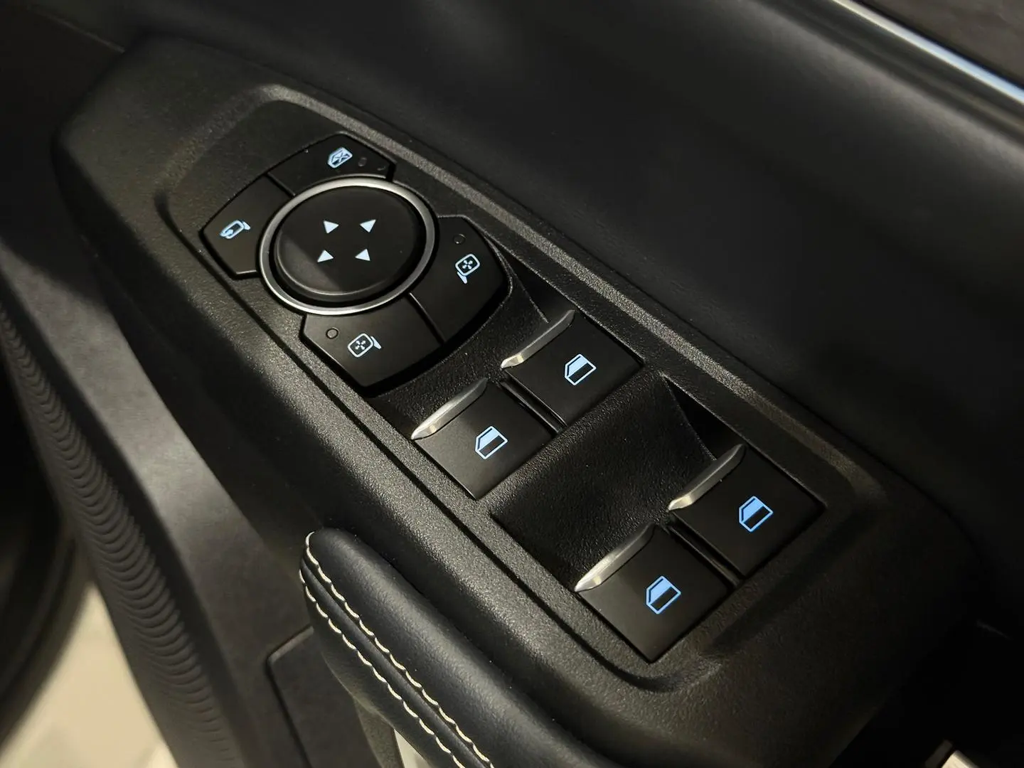 2024 Ford Everest Gallery Image 19