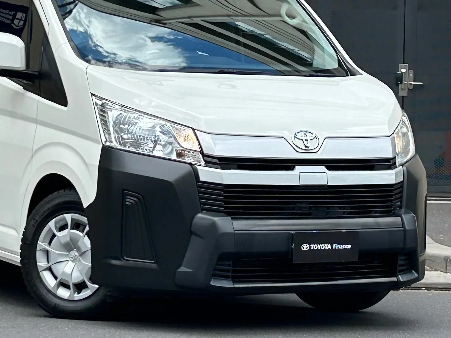 2022 Toyota Hiace Gallery Image 3