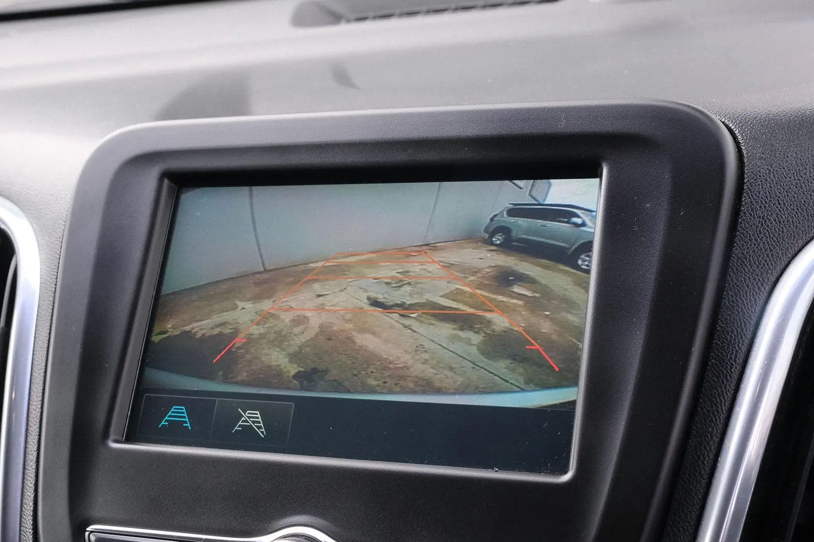2017 Holden Equinox Gallery Image 8