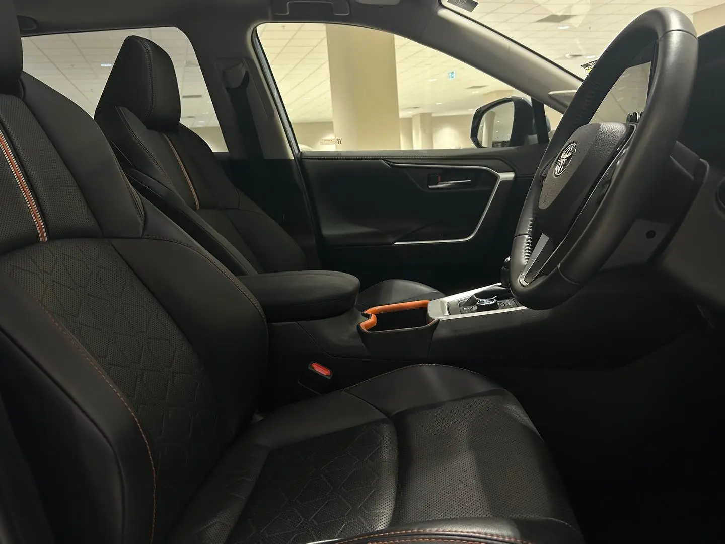 2024 Toyota RAV4 Gallery Image 12